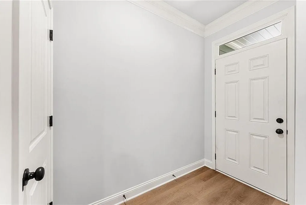 3 bed, 2.5 bath, 1660 sqft, $2,200 — Photo 4