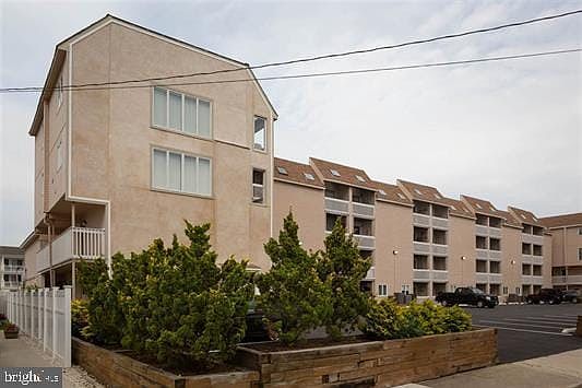 1st image of 323 44th St S APT 10