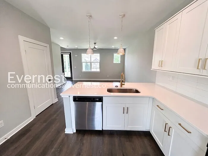 106 Ethelyne Way — Photo 7