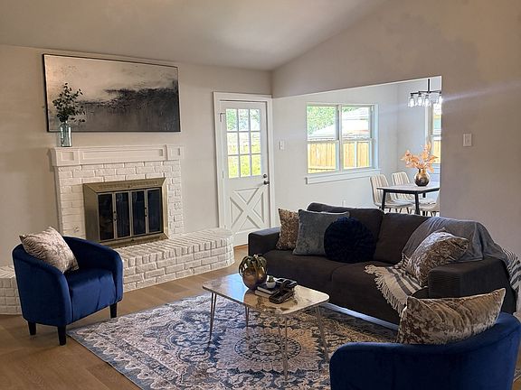4th image of 3229 Brook Glen Dr