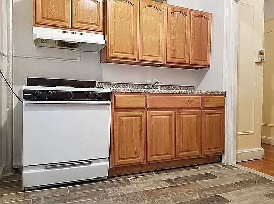 2nd image of 641 W 207th St APT 5C