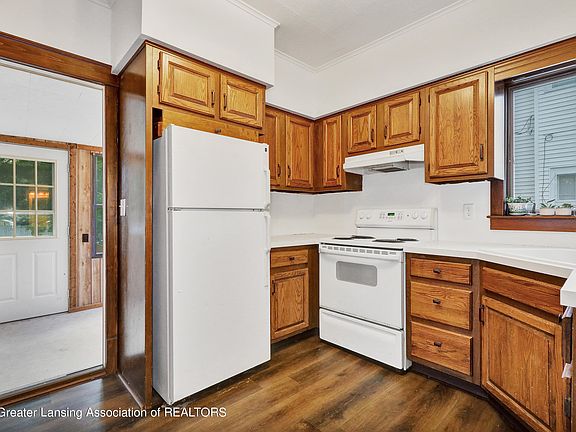 5th image of 133 Pearl St