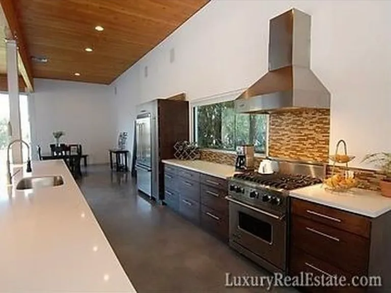 4138 N 41st Pl — Photo 6