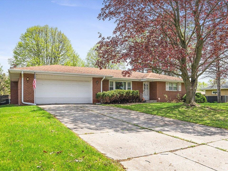 2nd image of 1108 Lexington Way