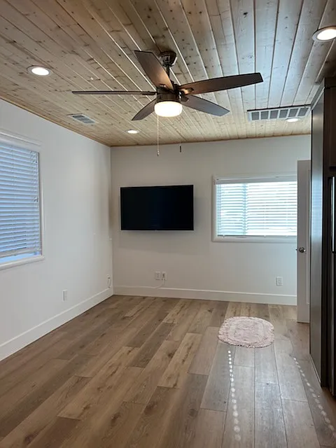 Studio, 600 sqft, $2,400 — Photo 3
