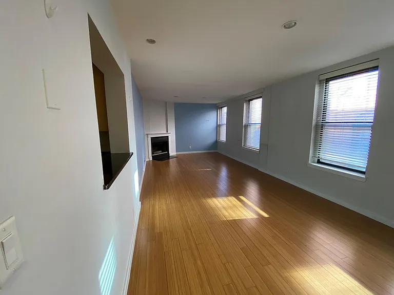1661 Washington St #403 — Photo 3