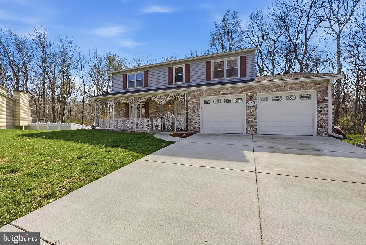 Building Photo - 817 Falcon Dr