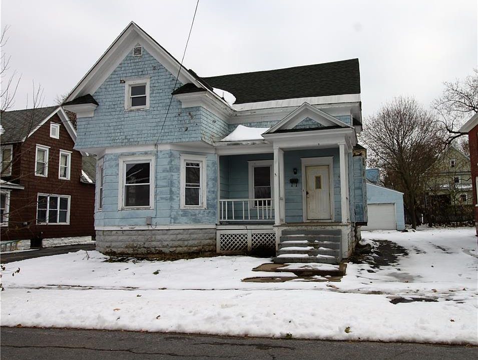 1st image of 320 McClelland St