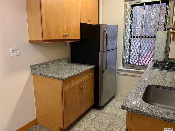2nd image of 4333 48th St APT 2D