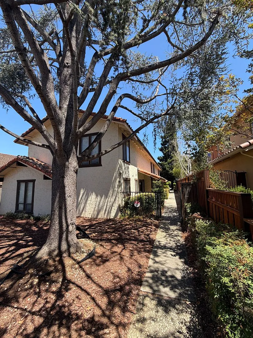 Charming & Modern 2-Bedroom Townhome Walkable to Downtown Los Altos — Photo 1