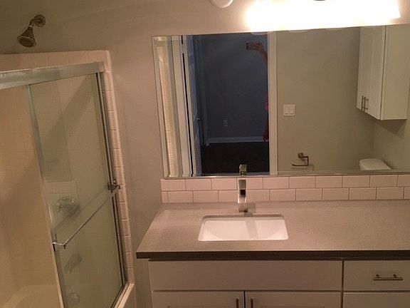 4th image of 250 W Stocker St APT 102