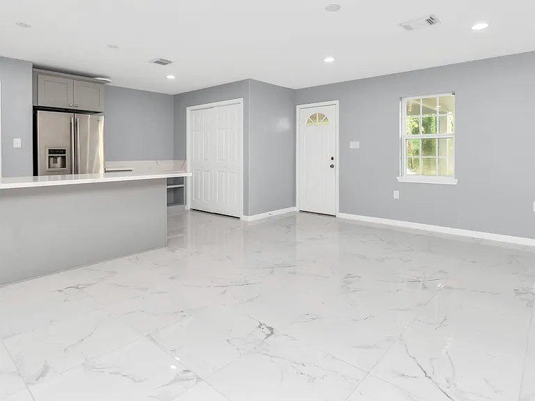 2826 W FM 1462 — Photo 14