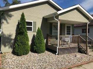 251 Cornelia St, Benton Harbor, MI 49022