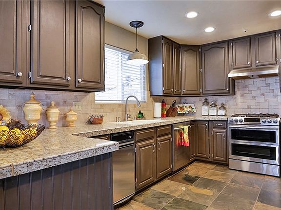 3rd image of 28674 Zion Dr