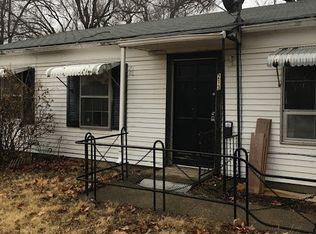 213 SE Carnahan Pl, Topeka, KS 66607