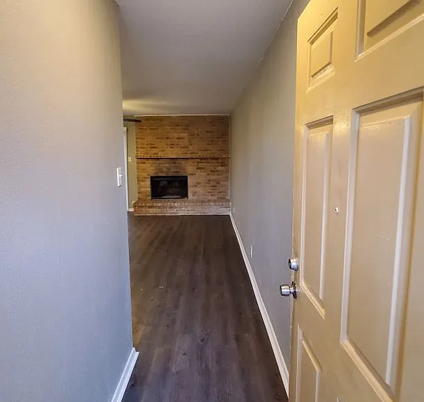 4704 Oakfield Way — Photo 3