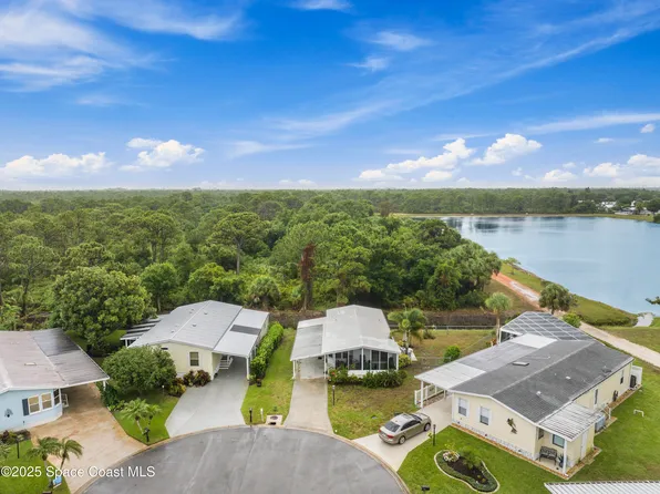 209 Cobia Ct, Barefoot Bay, FL 32976