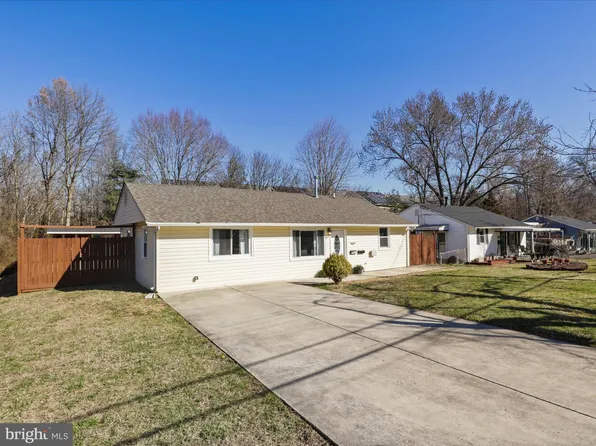 3904 Elmwood Dr, Alexandria, VA 22303