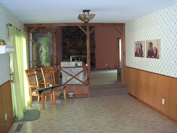 5th image of 374 W Drummond Dr
