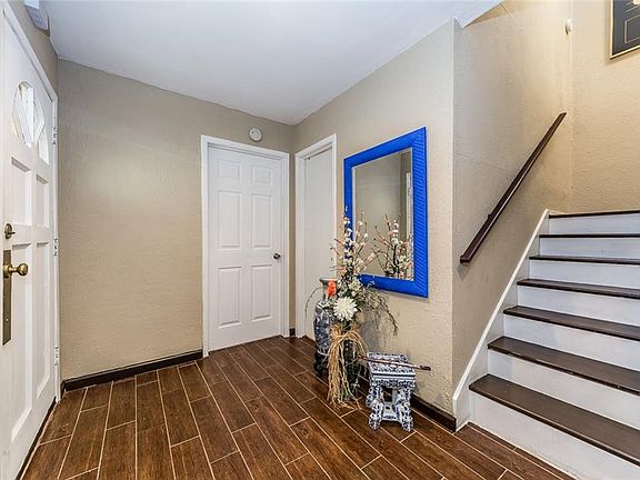 5th image of 9006 Emberglow Ln