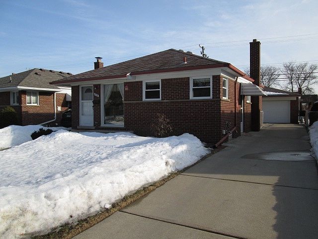 1st image of 17639 Leslie Ave