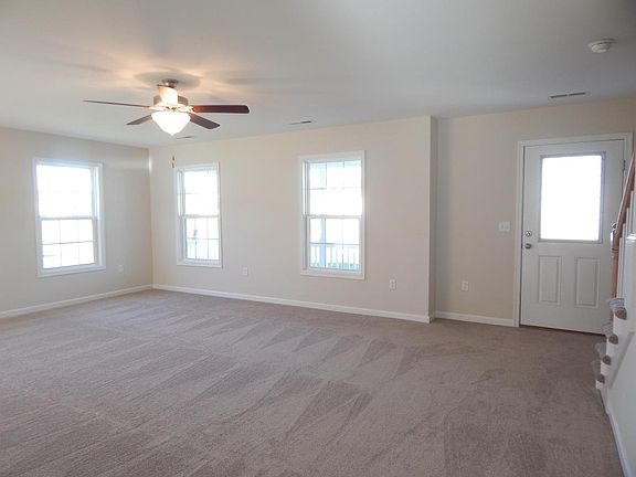 4th image of 161 Stratford Pl