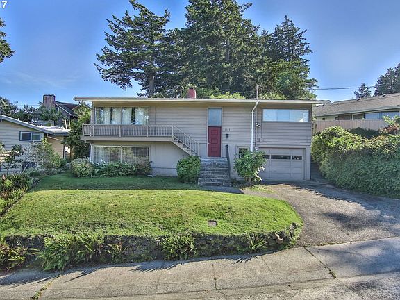 3rd image of 1179 Winsor Ave