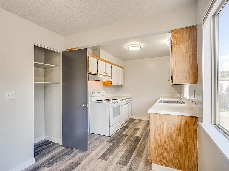 705 State Ave N #3 — Photo 2