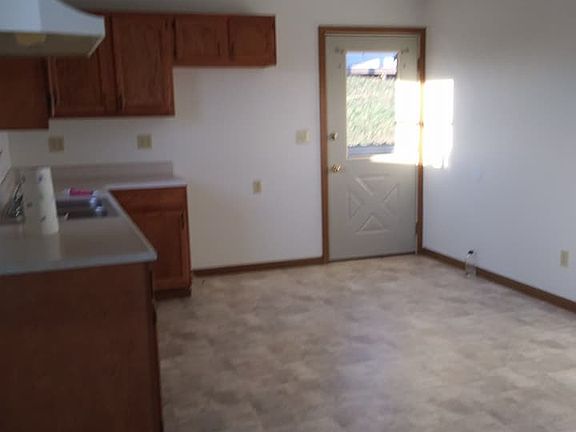 Spacious eat in kitchen