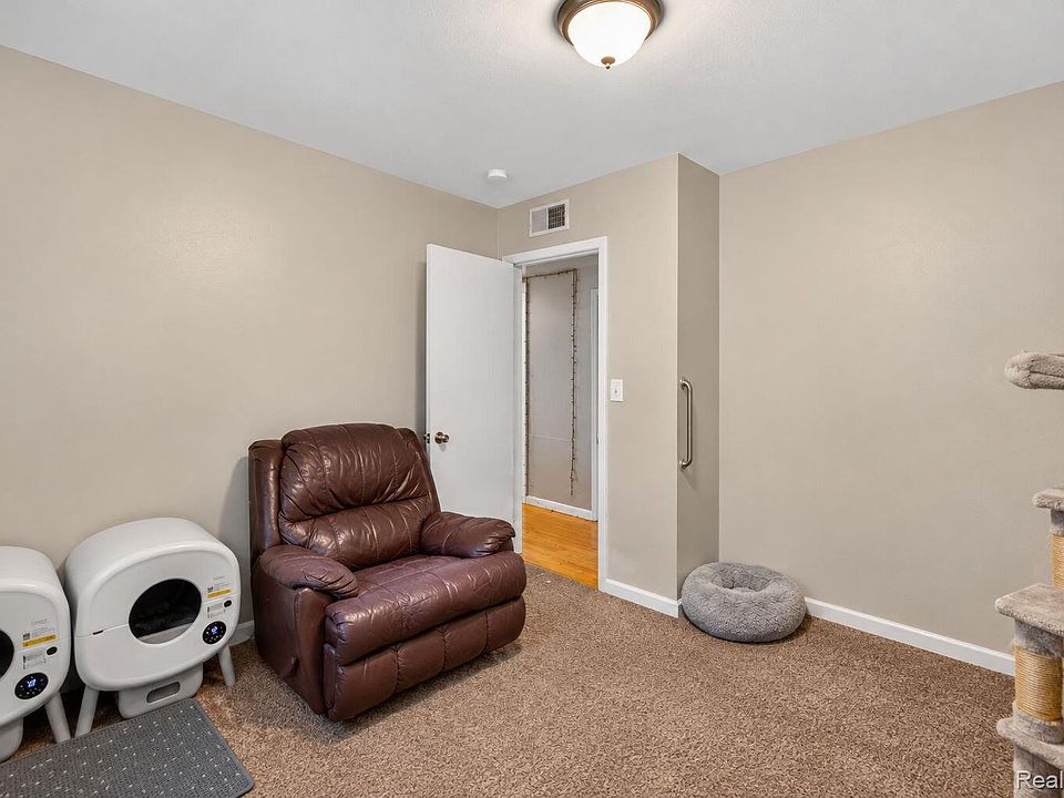 1334 Wilson Ave, photo 14