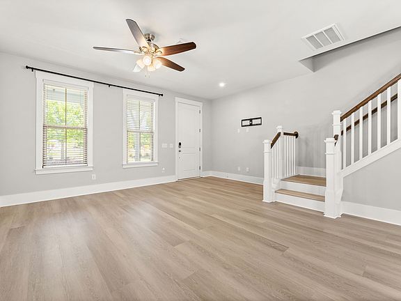 4th image of 185 Great Lawn Dr