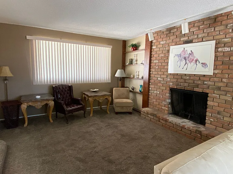 1043 E Loma Vista Dr — Photo 3