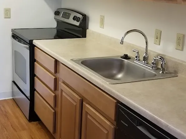 St Regis Apartments, 740 Cunningham Ave #214, Saint Charles, MO 63301