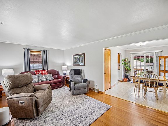 4th image of 4120 9th St
