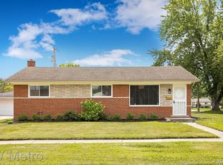 10731 N Oak Dr, Ferndale, MI