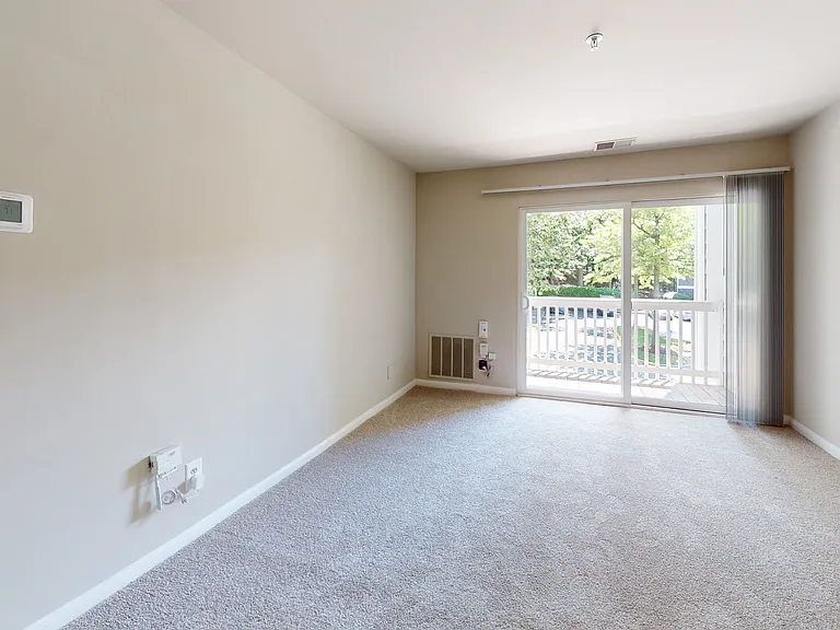 Canterbury Apartments — Photo 73