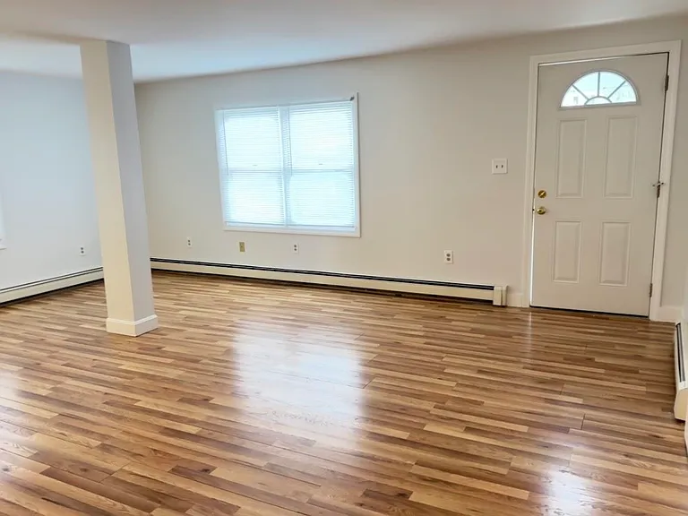 84 Warren St #1 — Photo 5