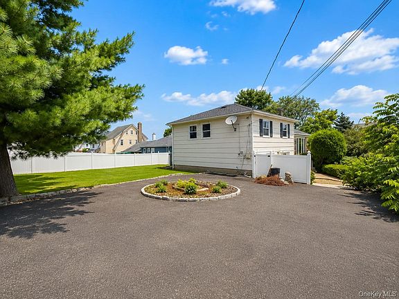 3rd image of 3 Soundview Street