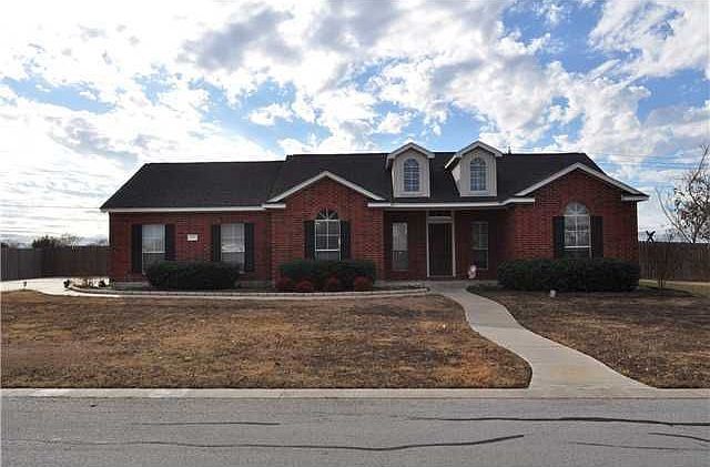 1st image of 121 Brazos Dr