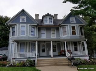 515 S Pine Ave, Freeport, IL 61032