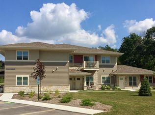 W263N2060 Fieldhack Dr UNIT 105, Pewaukee, WI 53072