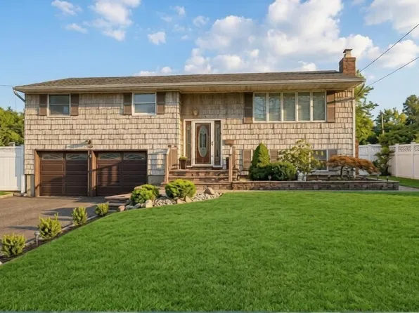 86 New Highway, Commack, NY 11725