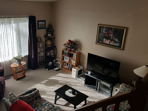 5th image of 32220 Sandra Ln