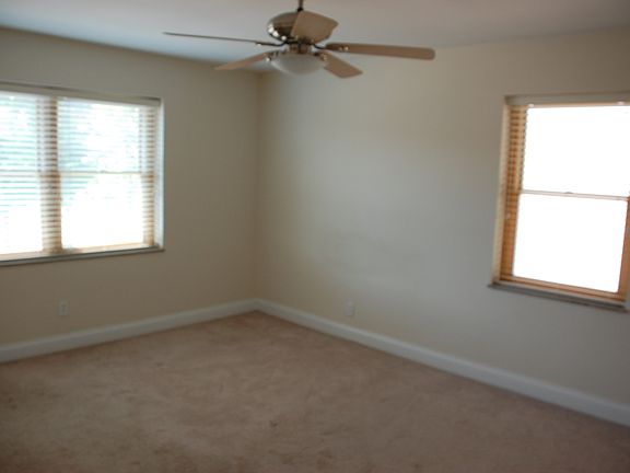 5th image of 712 S Brentwood Blvd APT 2E