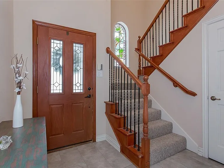 5735 Richmond Ave #B — Photo 2