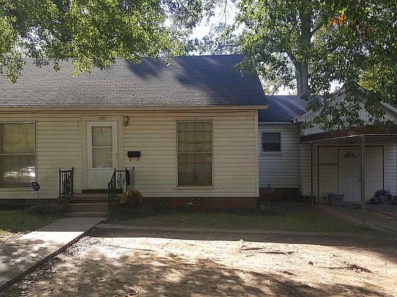 3rd image of 1207 Flanagan Dr