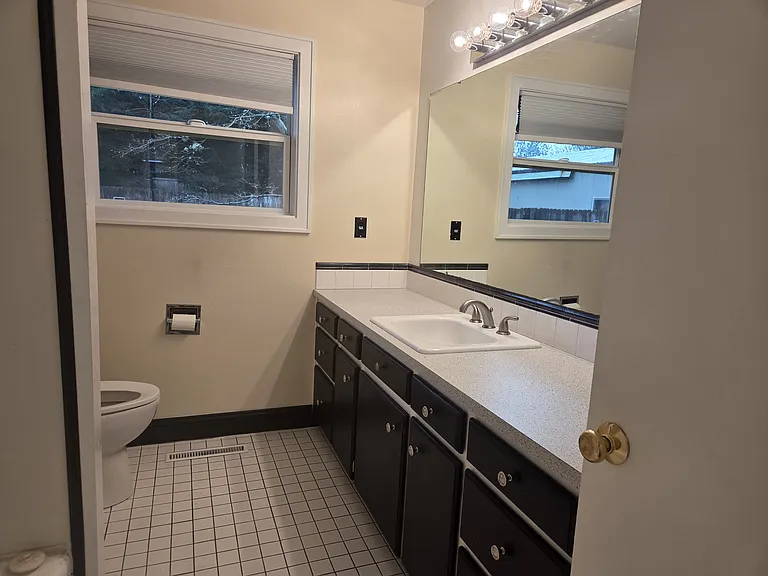 13150 SW Watkins Ave — Photo 10