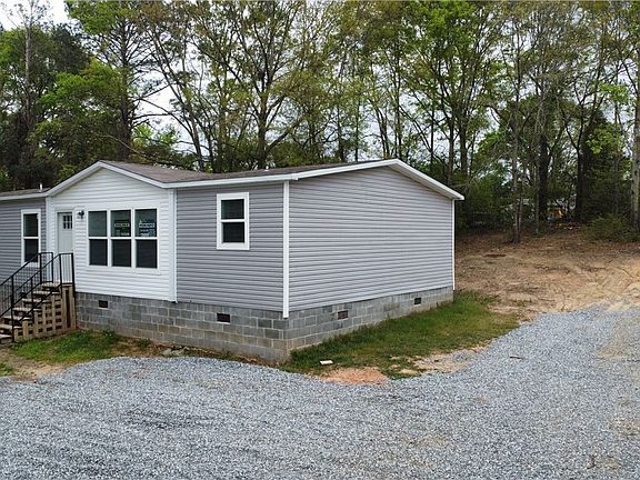3rd image of 121 Lee Road 597