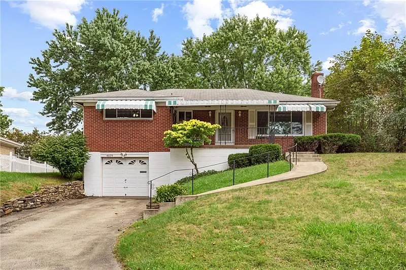 4609 Nancy Dr photo 1