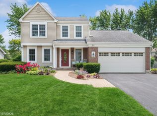 457 S Pershing Ave, Mundelein, IL 60060